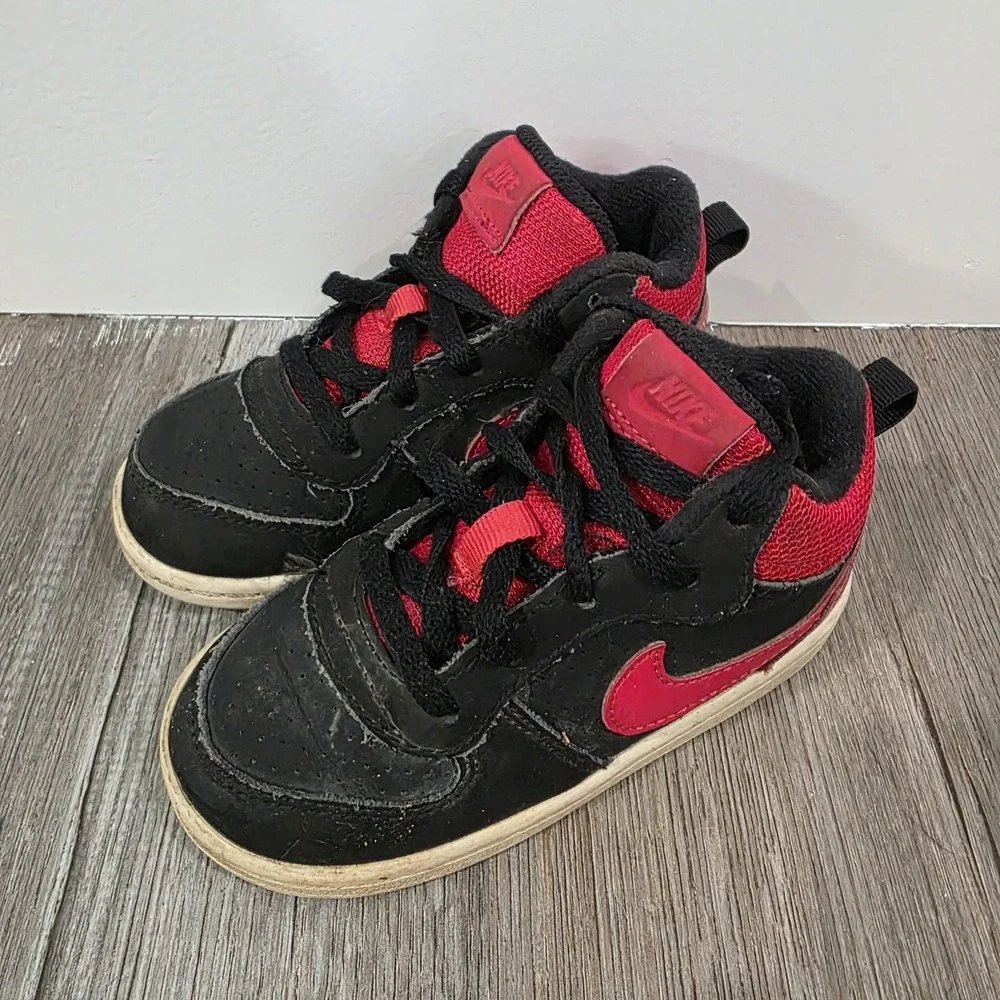 Nike Court Burough Mid Boys Sneakers‎ Size 8 Little Kids Black Red Basketball